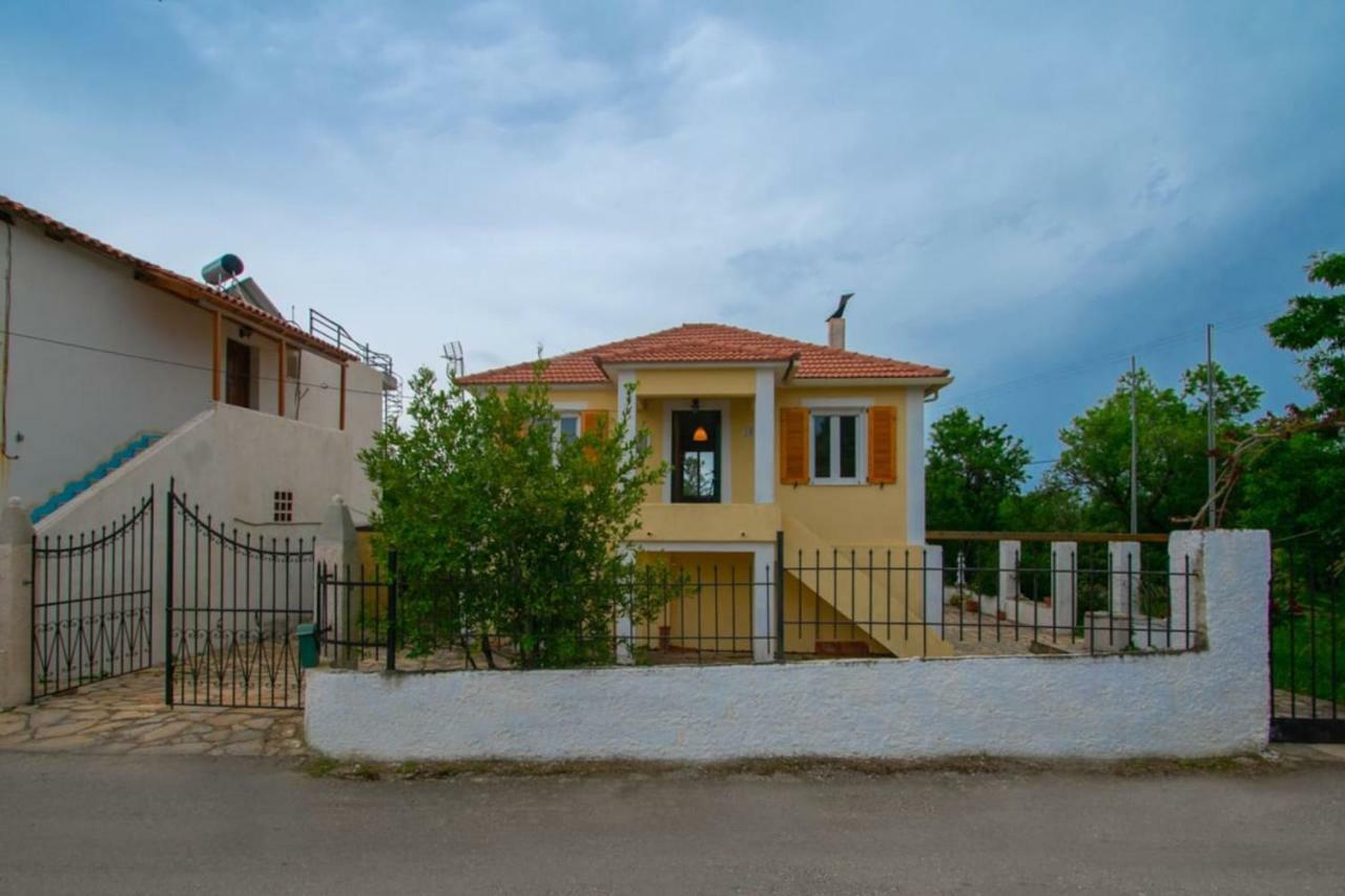 Traditional Village House Méson Yerakaríon Exterior photo