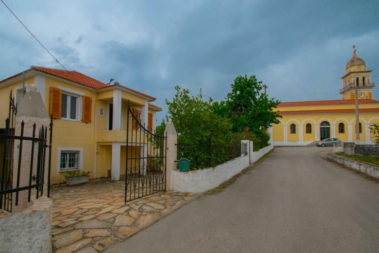 Traditional Village House Méson Yerakaríon Exterior photo