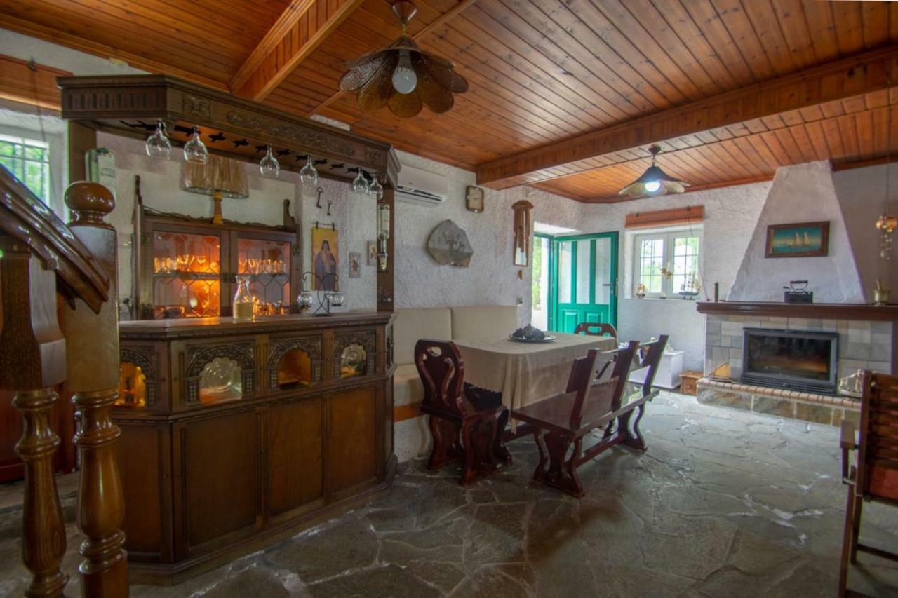 Traditional Village House Méson Yerakaríon Exterior photo